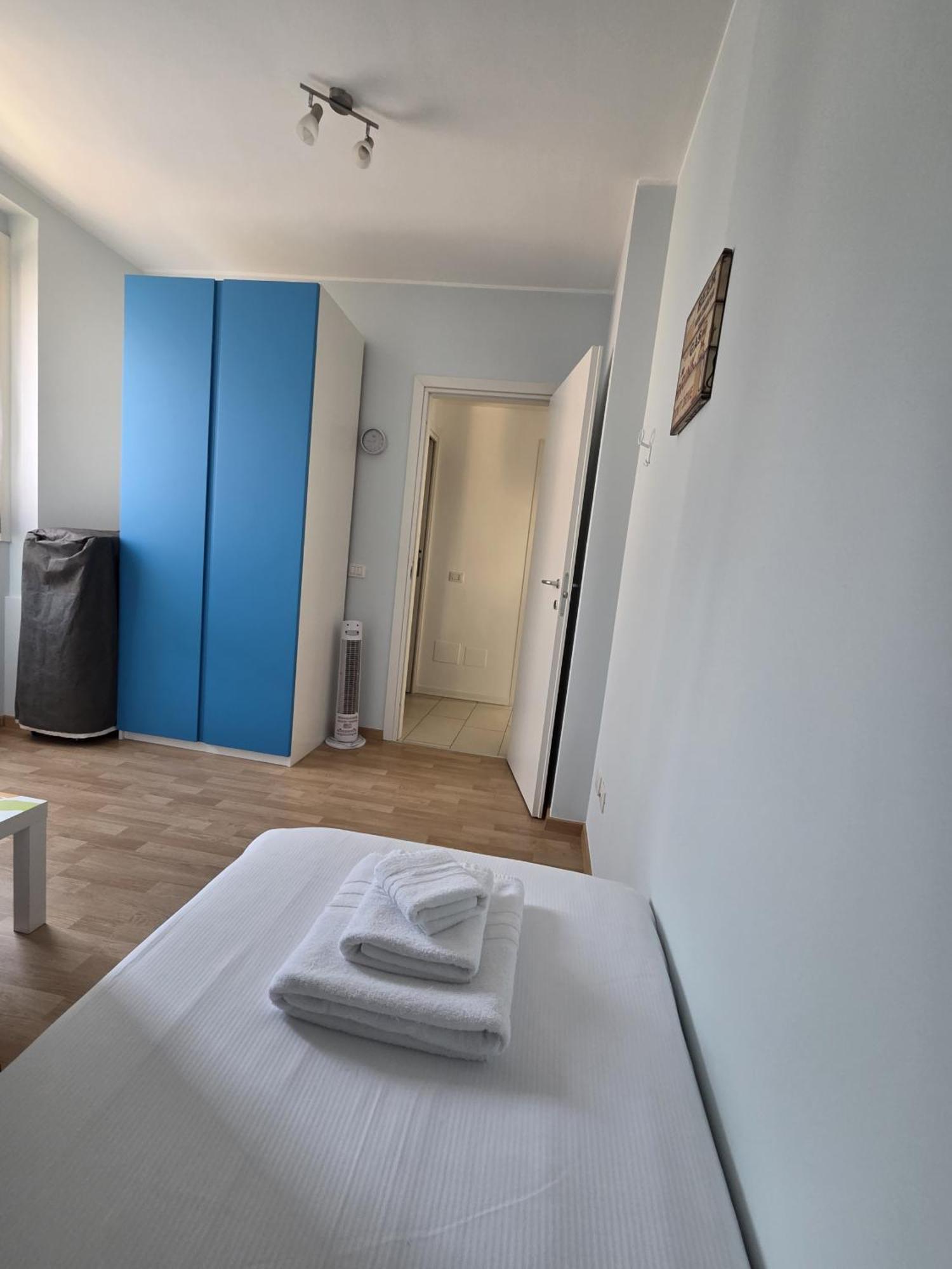 Red Apartment - Residenza Silvana Verbania Eksteriør bilde